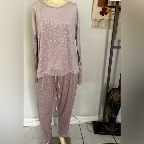 Nicole Miller Other - Nicole Miller Women's Leopard Print lounge Pajama Set Size Large